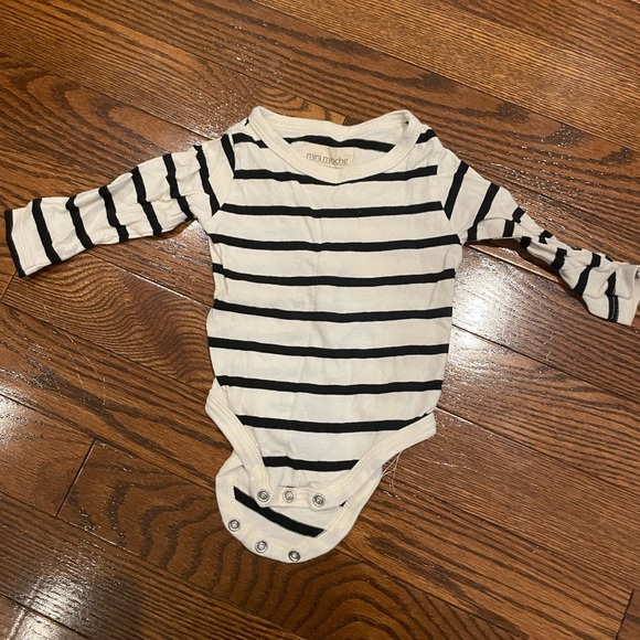 Mini Mioche Onesies (0-3 months) - Picture 3 of 4